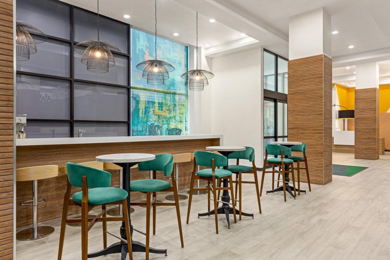 Lic - Laguardia West, An Ihg Nova York